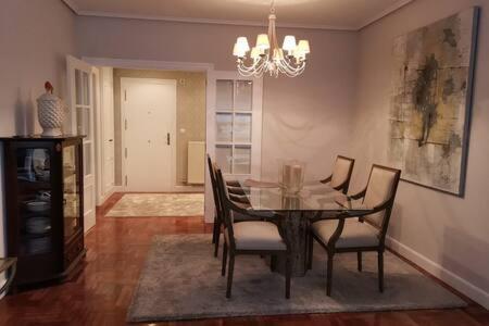 Habitacion Con Bano Privado En ビルバオ エクステリア 写真