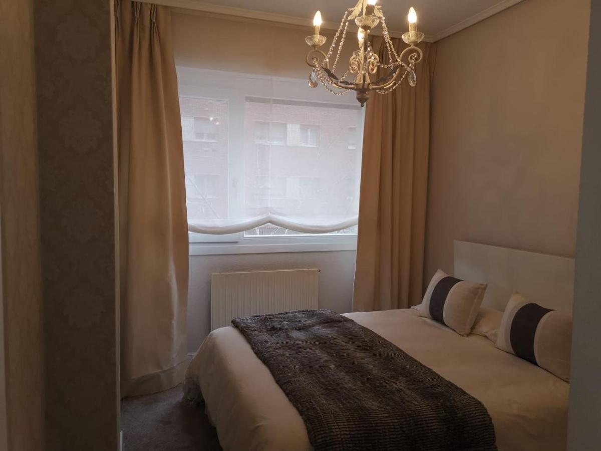 Habitacion Con Bano Privado En ビルバオ エクステリア 写真